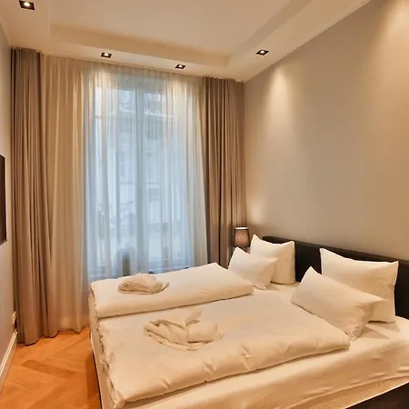 Ankerplatz, Charlotte *