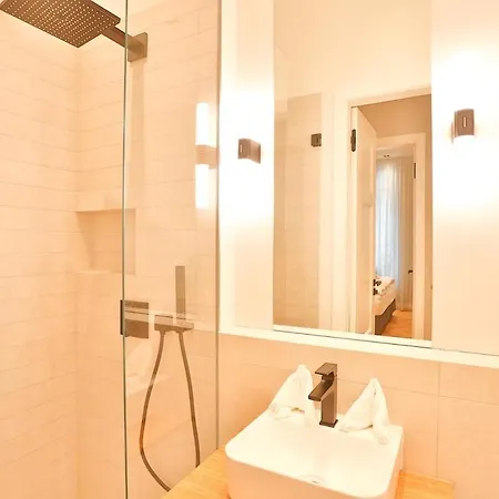 Ankerplatz, Charlotte *